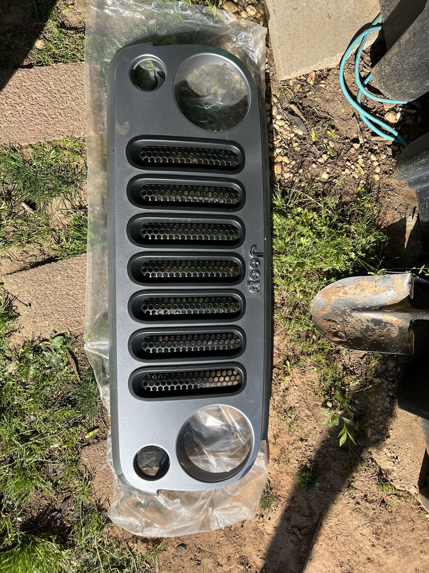JEEP WRANGLER JK - Factory grill With inserts 