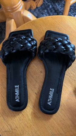 Sandals size 7