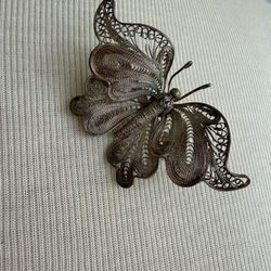 Vintage Sterling Silver BROOCH PIN 925 Butterfly  Measures approx 1.5” H x 2.5” W In good condition