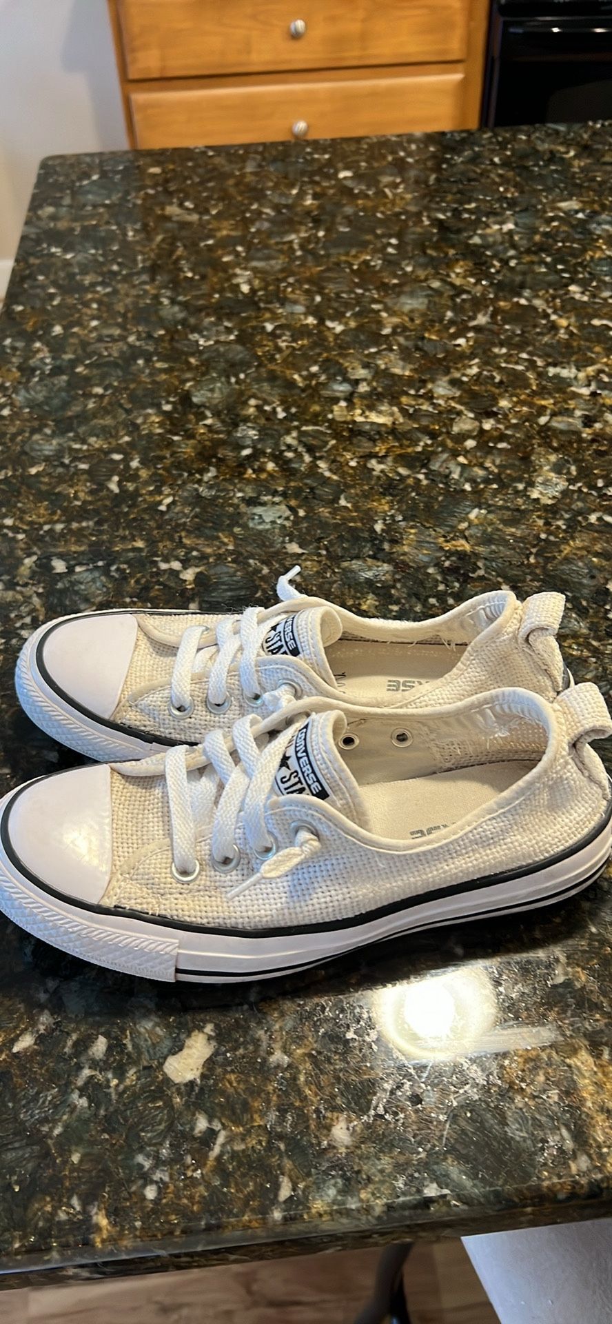 Women’s Converse Shoes Size 6