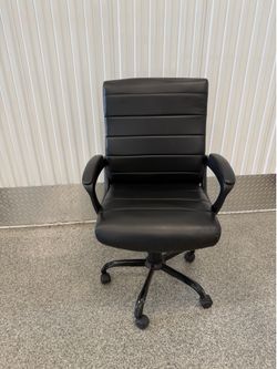 Office Desk Chair Adjustable Swivel Rolling Black Faux Leather