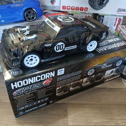 Team Associated Hoonicorn Apex2 1:10 RC Car RTR