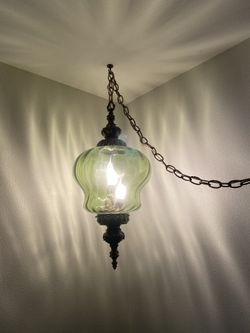 Antique acorn light 1967 perfect condition