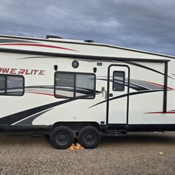 2018 Pacific Coachworks Powerlite 24FS