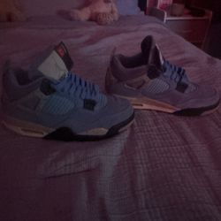 jordan 4 university blues size 8.5-9