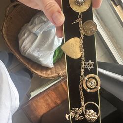 14k Gold Charm Bracelet 