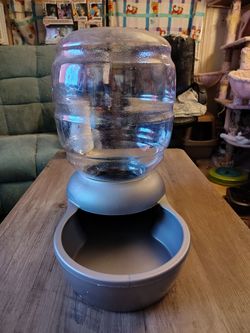 Gravity Dog/Cat Waterer