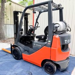 2009 TOYOTA FORKLIFT 