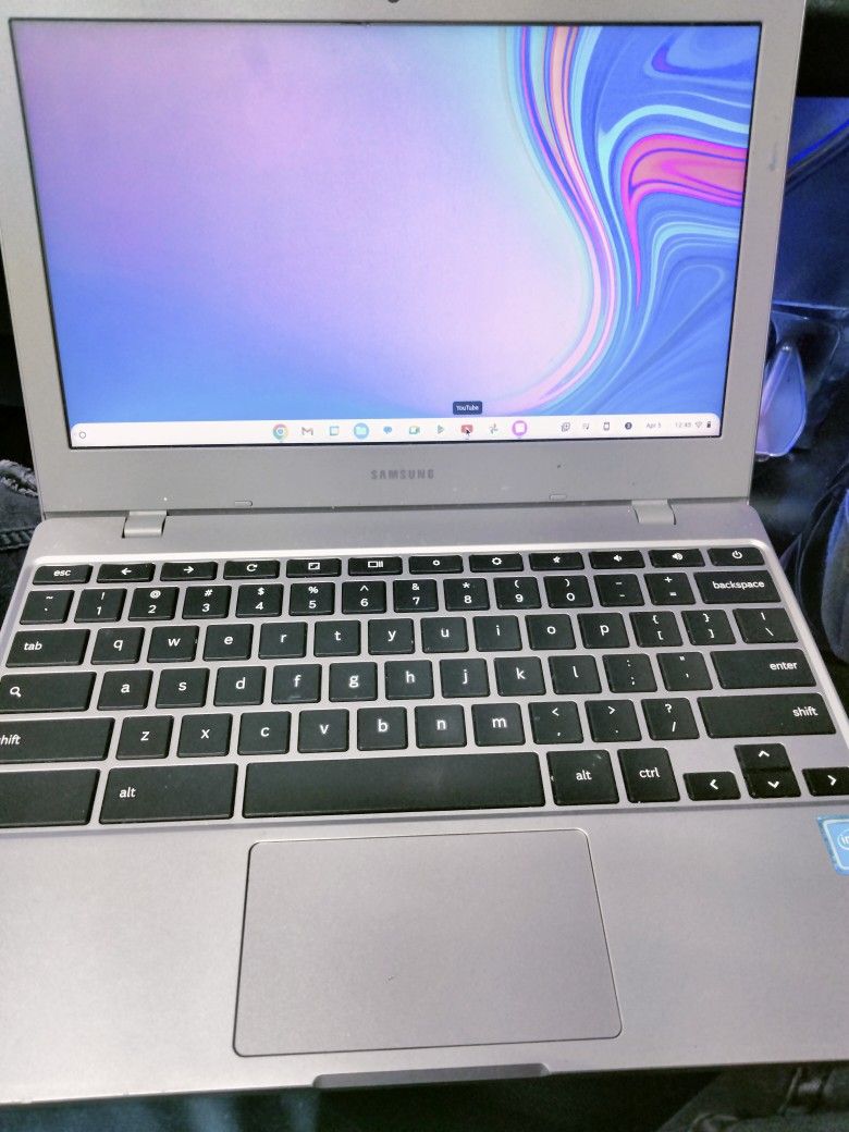 Samsung Chromebook 11 Inch - Tested and Working