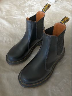 Dr, Martens