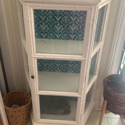 Three Shelve Dresser 