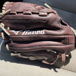 Mizuno Glove Softball 🥎 Like New $50