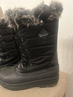 Women’s Snow boots size 8