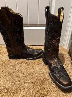 BRAND NEW WOMENS CORRAL BOOTS! $115