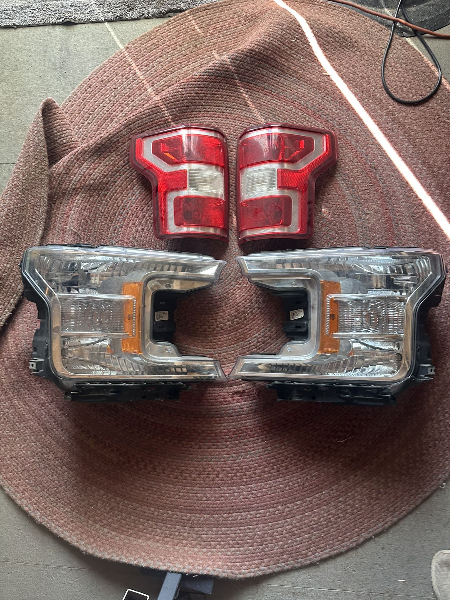 Ford 2019 headlights and tail lights