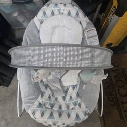 Ingenuity SmartBounce Automatic Baby Bouncer