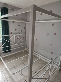 Metal Canopy bed frame Queen size