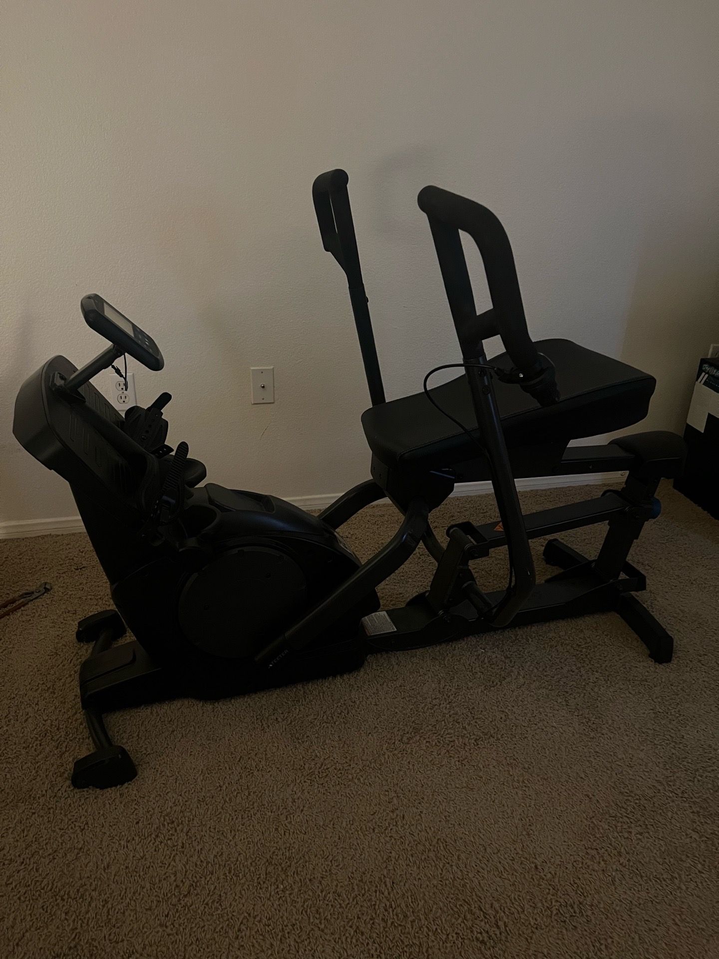TEETER ELLIPTICAL ROW MACHINE