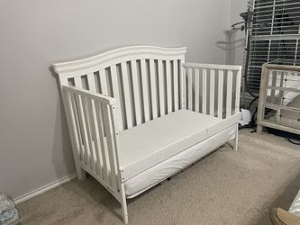 Babe Crib and Mattress