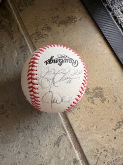 Seattle Mariners Team-Signed Autographed Baseball – Jamie Moyer, Mike Cameron & More