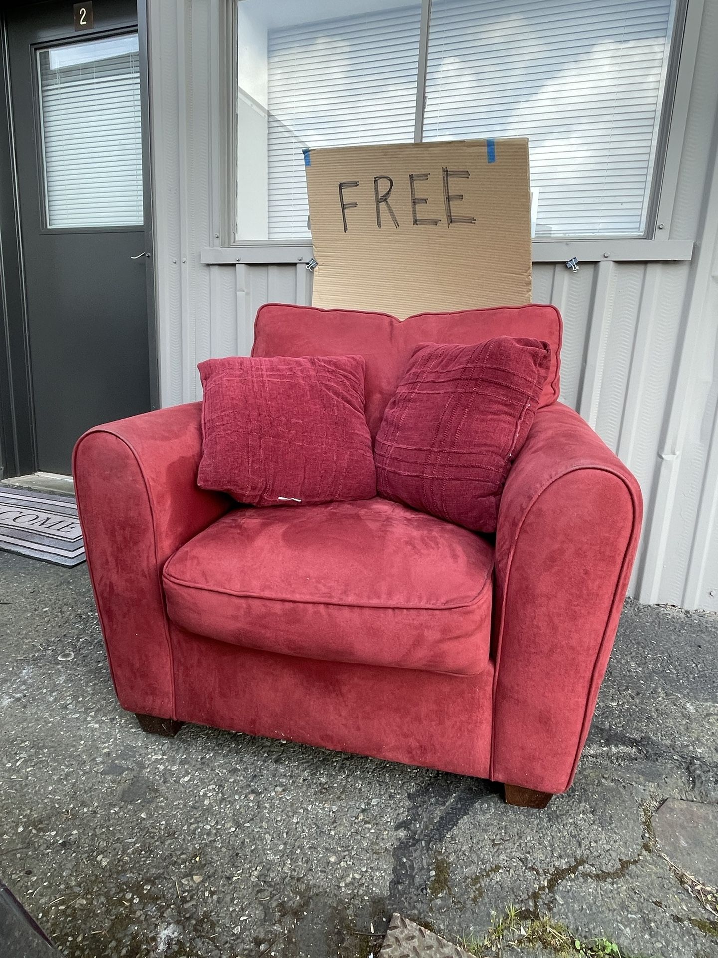 Free Velour Chair