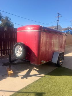 5x8 ENCLOSED TRAILER