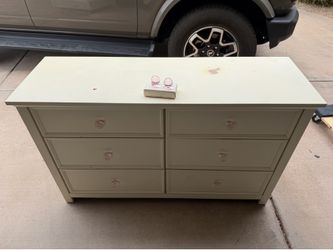 White 6 drawer dresser