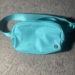 Lululemon Everywhere Belt Bag 1L