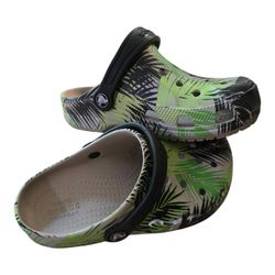 Crocs Baya Tropical leaf fronds Printed Clogs Kids Cobblestone size 2Y