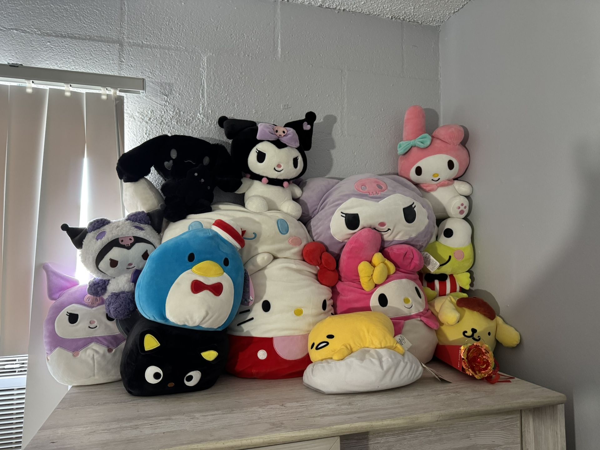 SANRIO PLUSHIES !