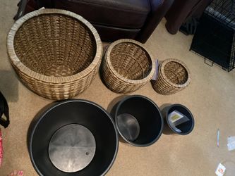 New Wicker outdoor/indoor 3 Piece Planter Set