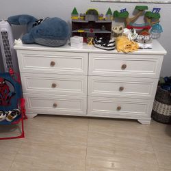 Dresser White 6 Drawers 