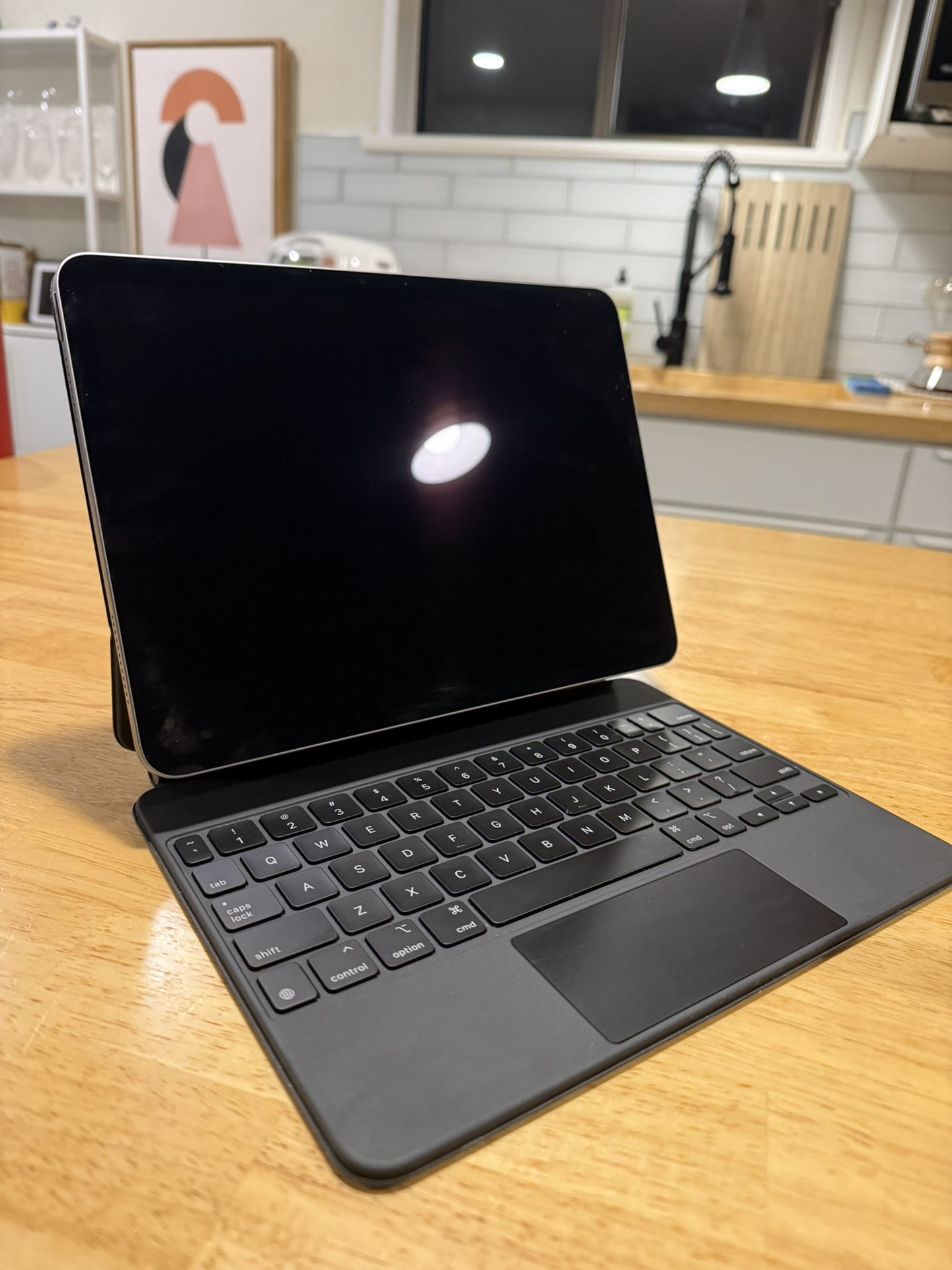 iPad Air M2 + Magic Keyboard