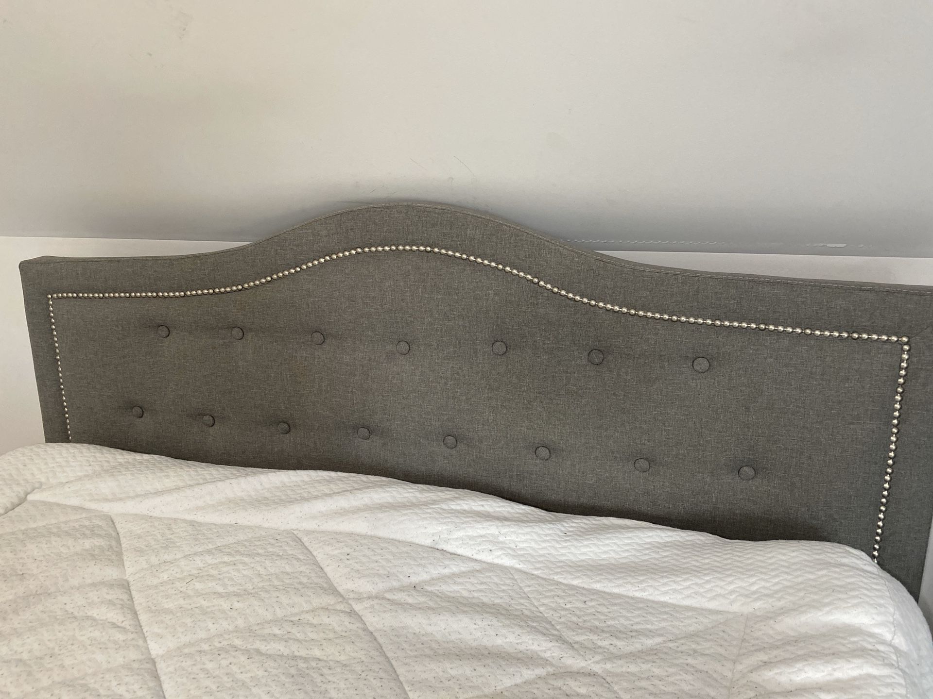 Gray tufted bed frame / headboard - Queen