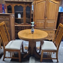 ROUND TABLE WITH 2 CHAIRS