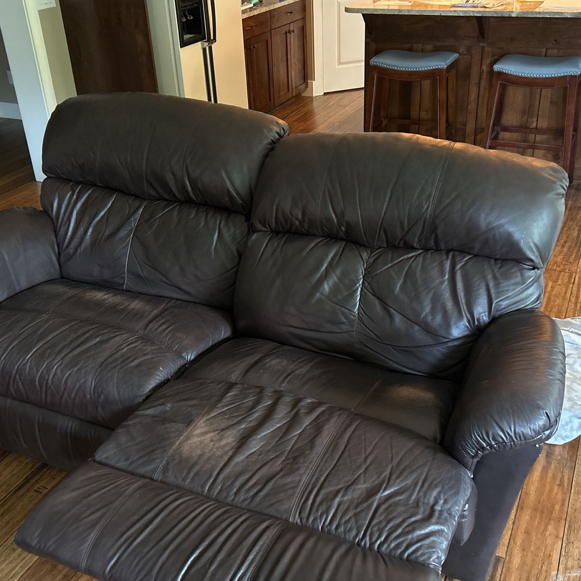 Reclining Leather Sofa Super Soft—Needs To Go Today 