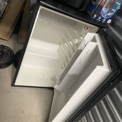 Mini Fridge 