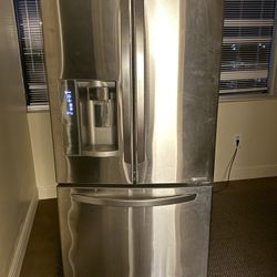 LG 33 Inch French Door Refrigerator with Slim SpacePlus® Ice Maker
