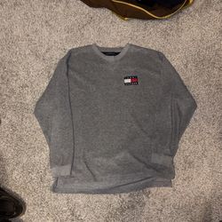 Grey Tommy Hilfiger sweatshirt