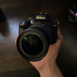 Nikon D3400 W/ 70-300mm