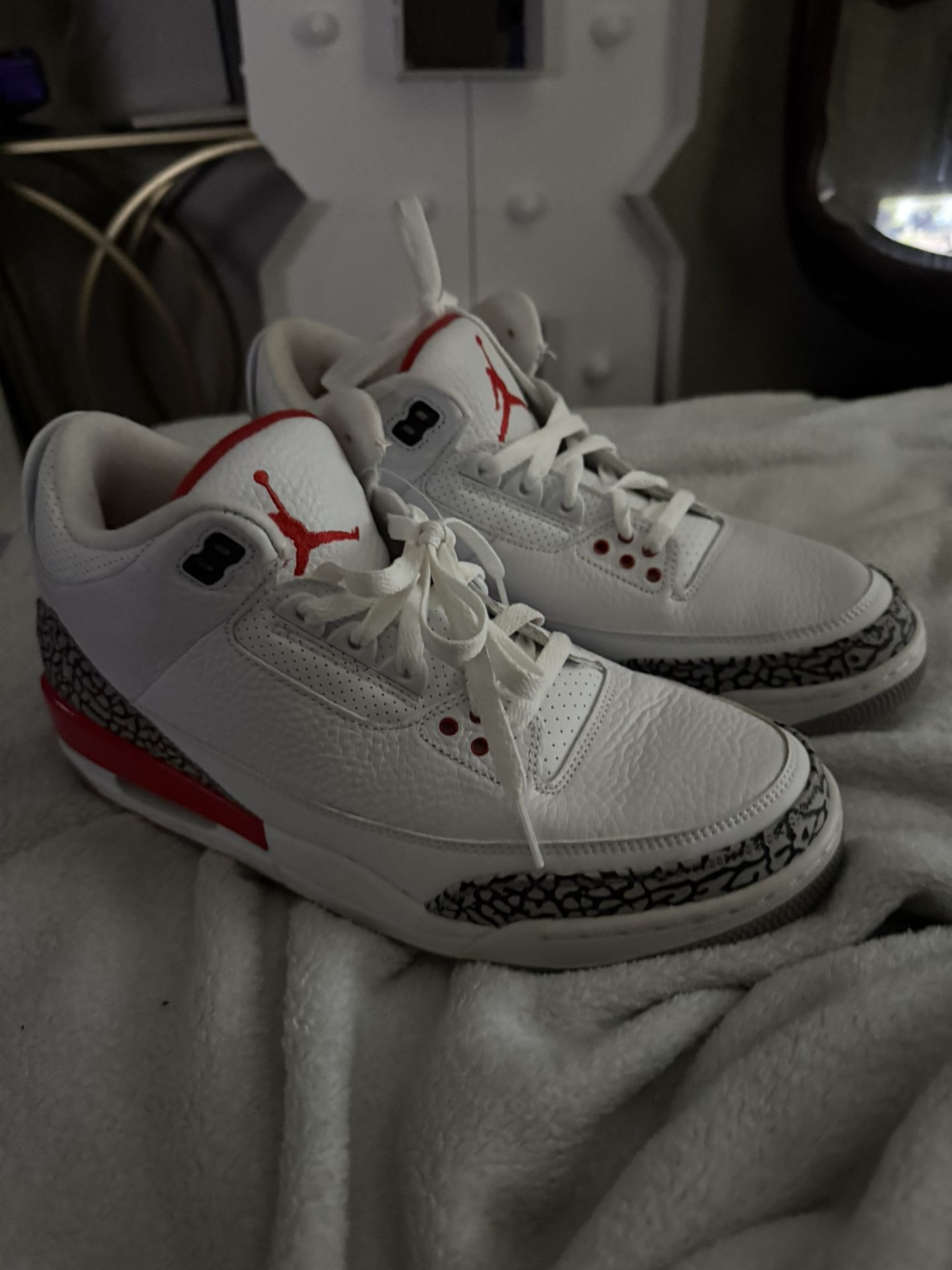 jordan 3s fire reds
