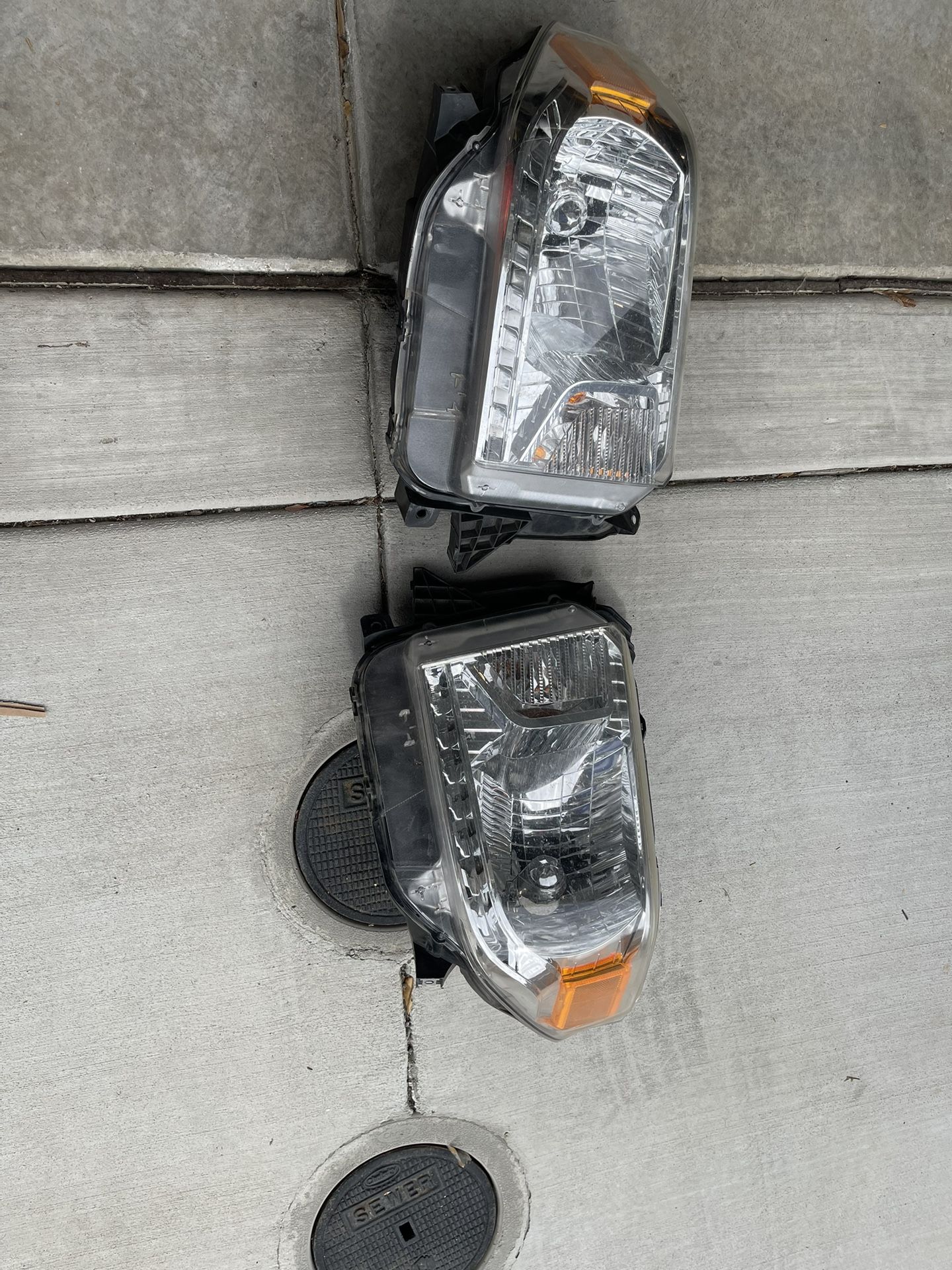 Toyota Tundra Headlights