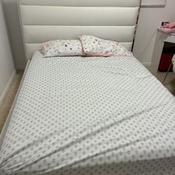 Queen Bed With Mattress