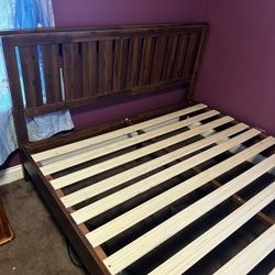 queen flats form bed 
