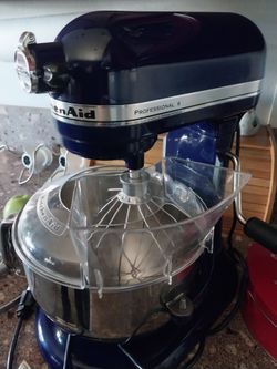 6 QT KITCHEN AID MIXER WITH MEAT GRINDER LIGHTLY USED