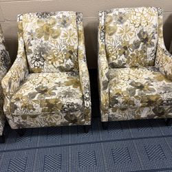 Set of two accent chairs 