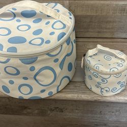 Set of 2 white and blue zipper cosmetic bags 9” And 3.5”