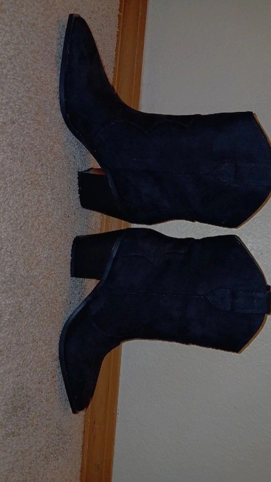 Black Boots