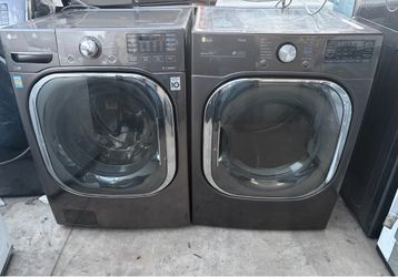 LG.  WASHER AND GAS DRYER