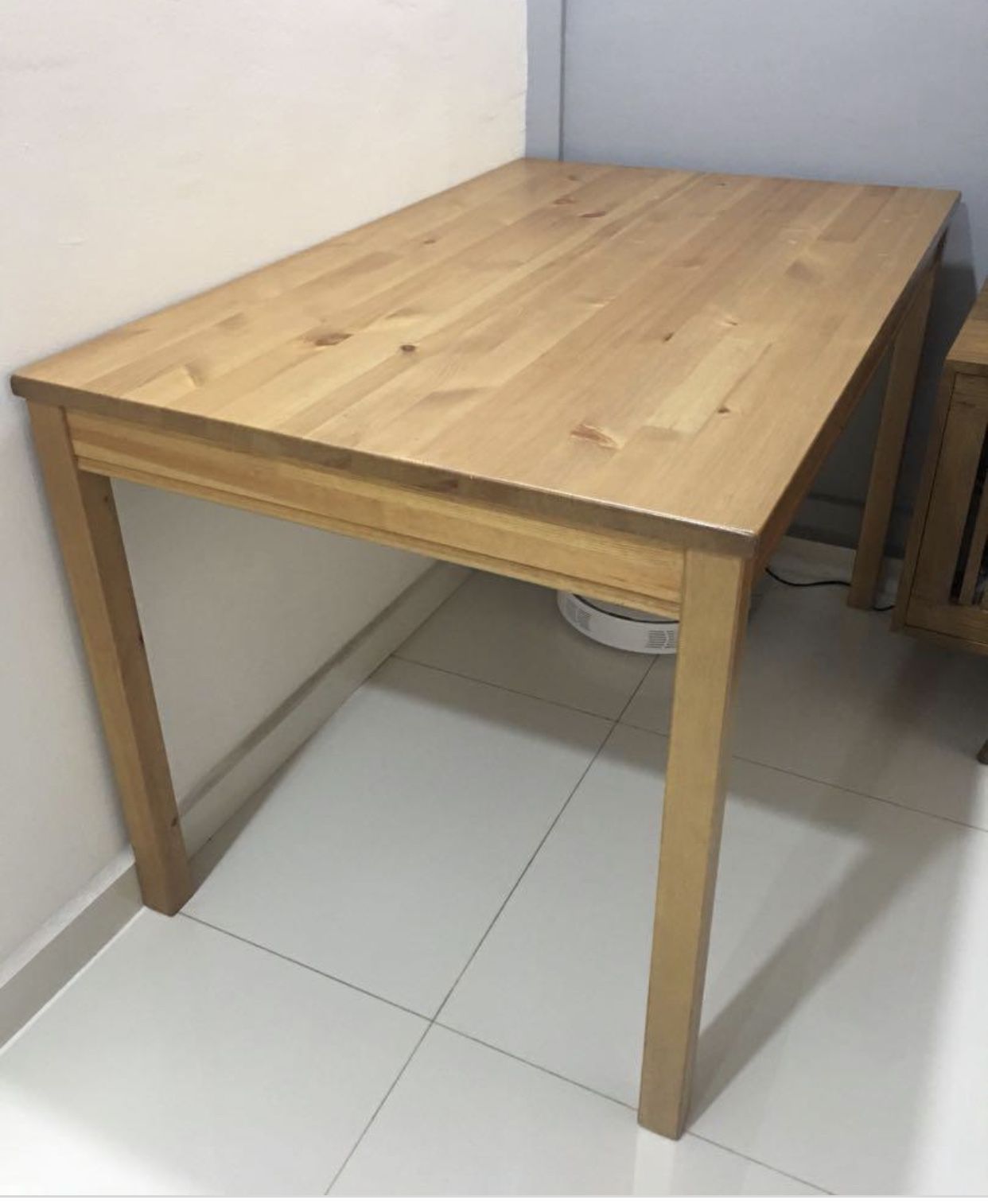 Moving sale wooden table Without chairs. $50